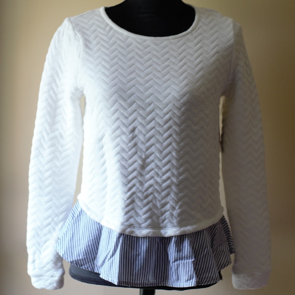 Crown & Ivy ivory/striped blue stylish sweater